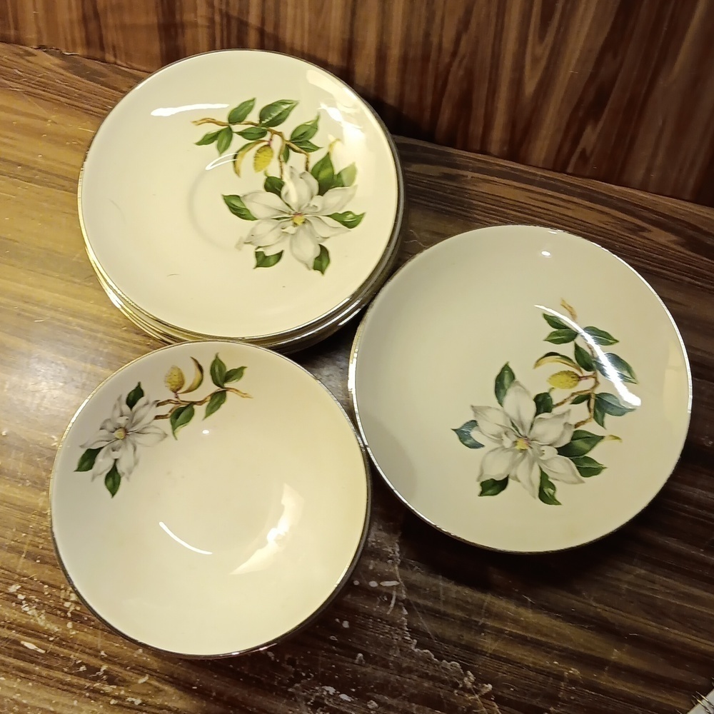 Vintage Homer Laughlin rhythm dogwood bowls and saucers